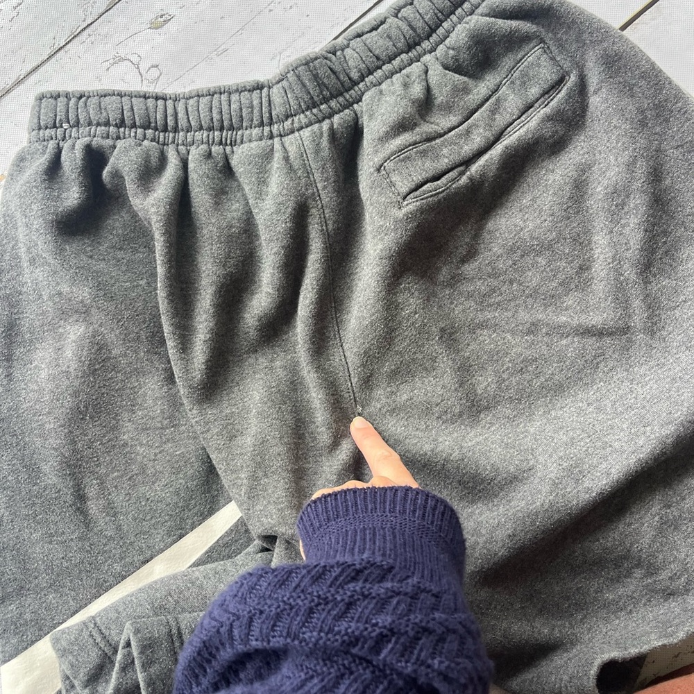 Gray Nike men’s Sweatpants Shorts size medium - Picture 6 of 10